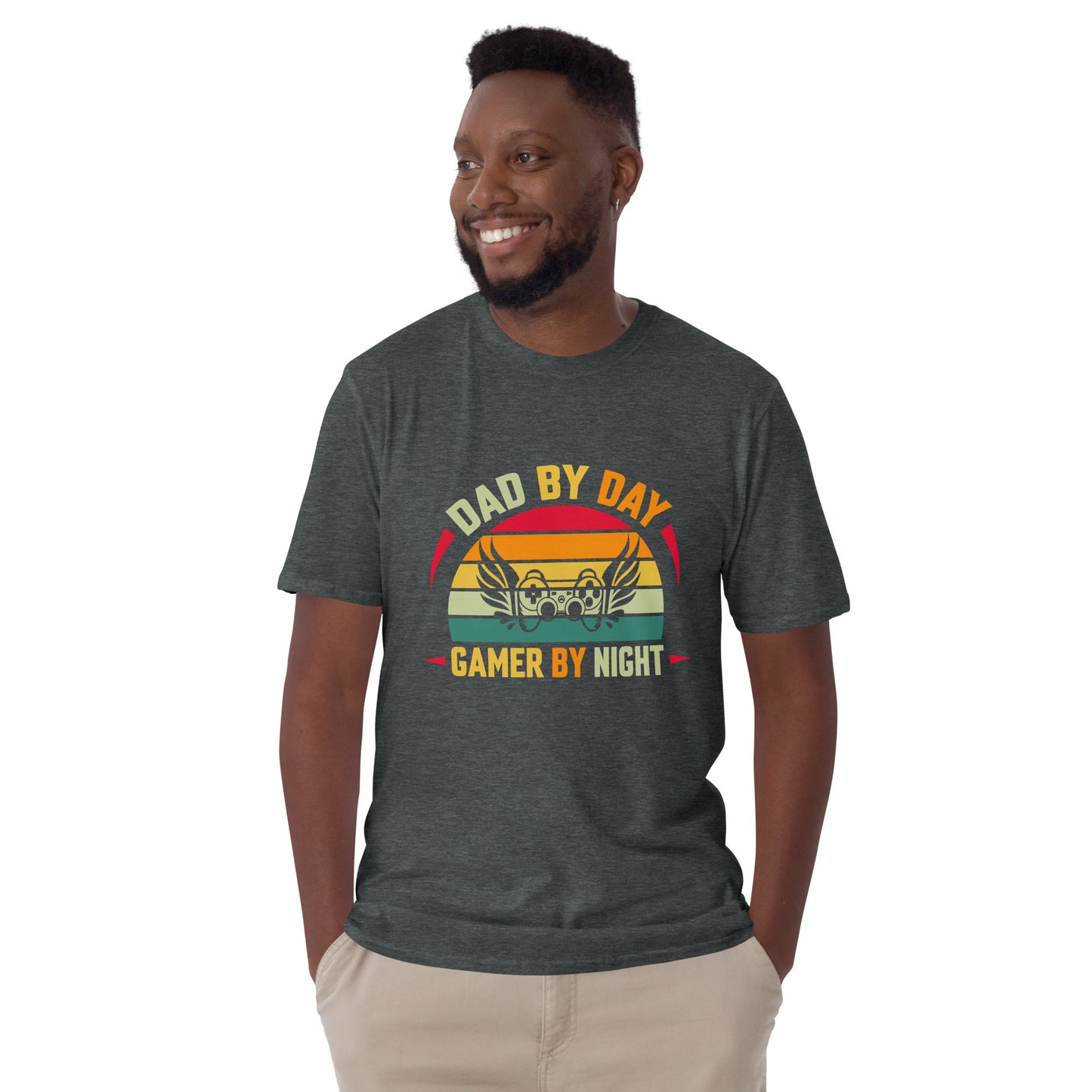 DAD BY DAY GAMER BY NIGHT - Short-Sleeve Unisex T-Shirt